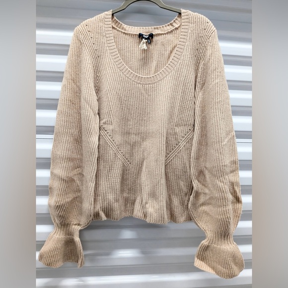 PAIGE  Virtue Top:/sweater - Picture 10 of 15